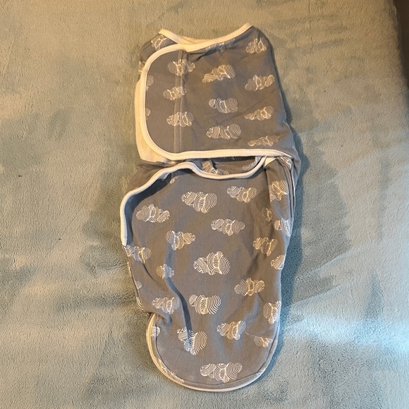Baby Swaddle - Picture 1 of 4